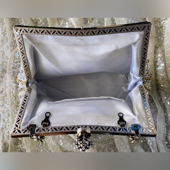 Elegant Silver Beaded Clutch with Crossbody Strap - Picture 10 of 14